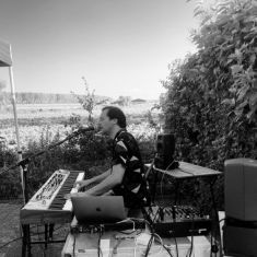 Geert Noppe [Walrus solo}