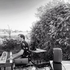 Geert Noppe [Walrus solo}